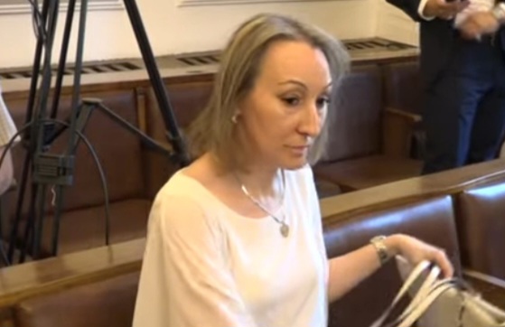 Pitanja za Oliveru Bosnić: Da li su privatne diplome i politika presudni za posao u Požarevcu?