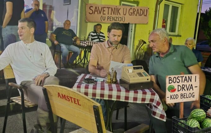 Bostan, drva i sigurni glasovi: Stranačka elita u inspekciji kod penzionera Belog.