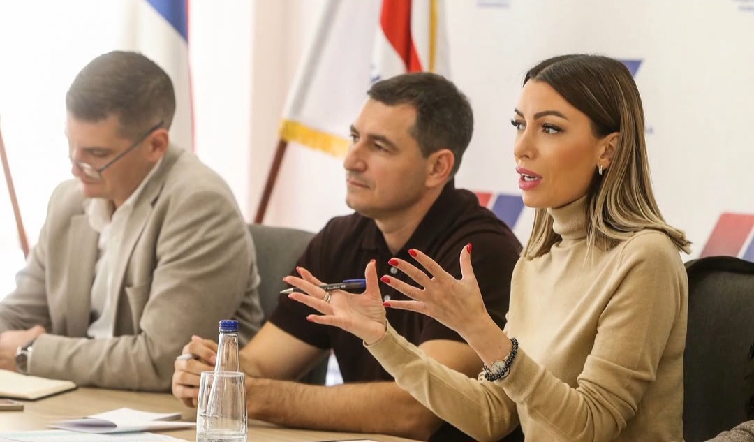Nema politike iz fotelje – među narodom za Srbiju koja ne staje.